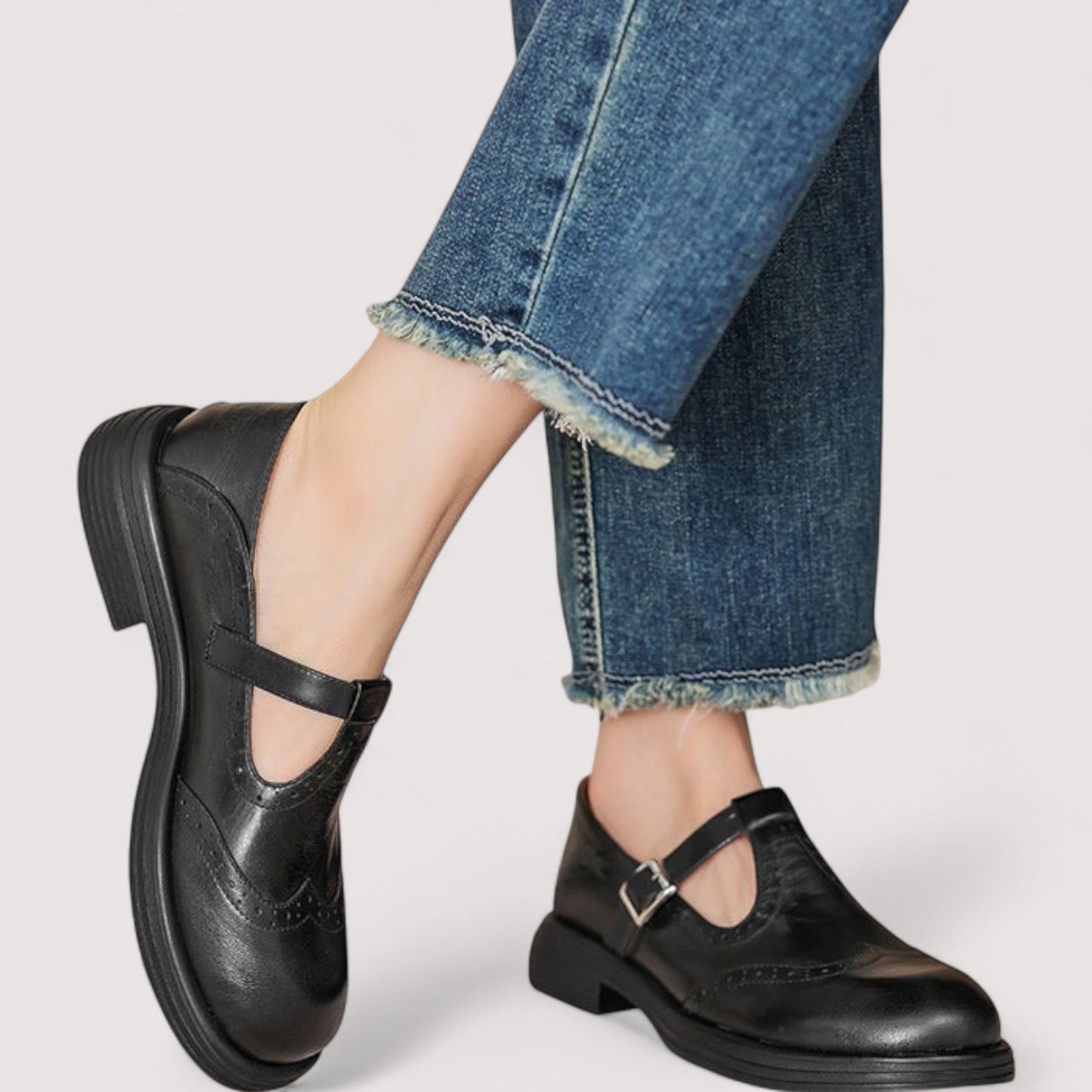 ELISA. Heels