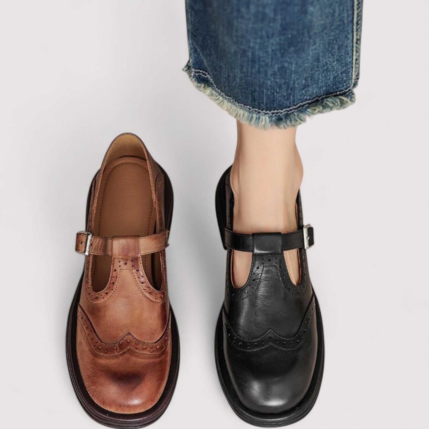 ELISA. Heels
