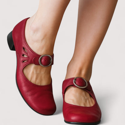 CLARA. Heels