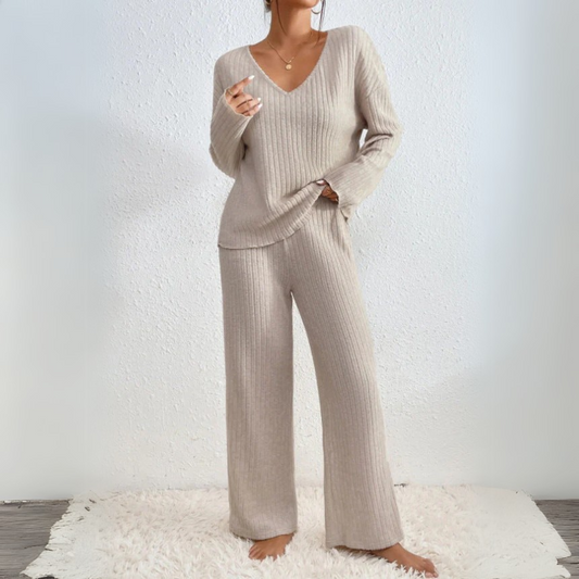 ISABELLA. Set