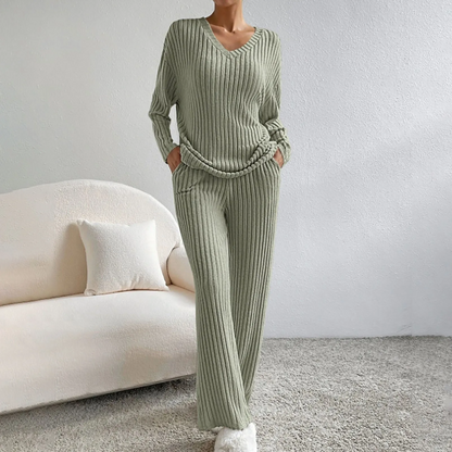 ISABELLA. Set