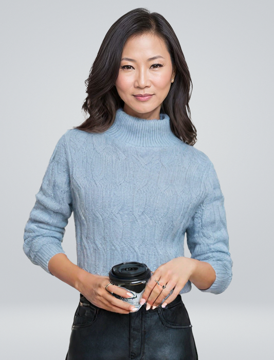 LOUISE. Knit