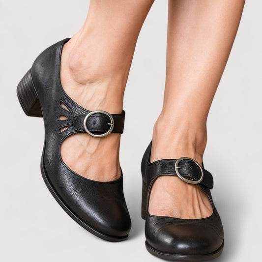 CLARA. Heels