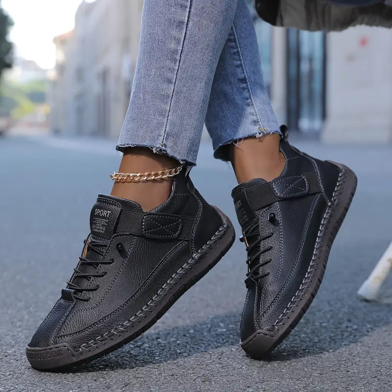MIA. Sneakers