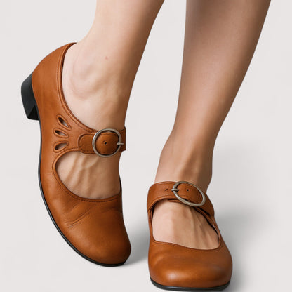 CLARA. Heels