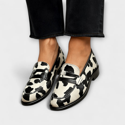 VICTORIA. Loafers