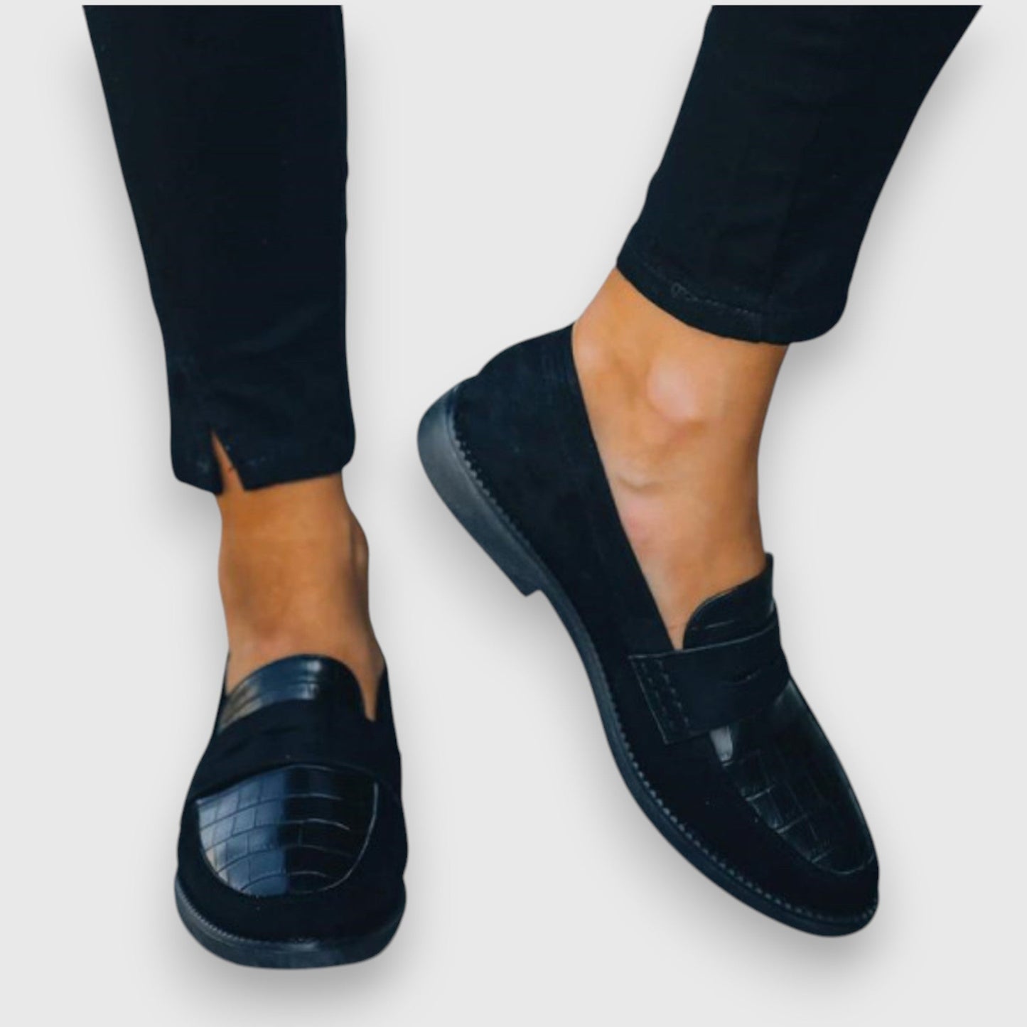 SARA. Loafers