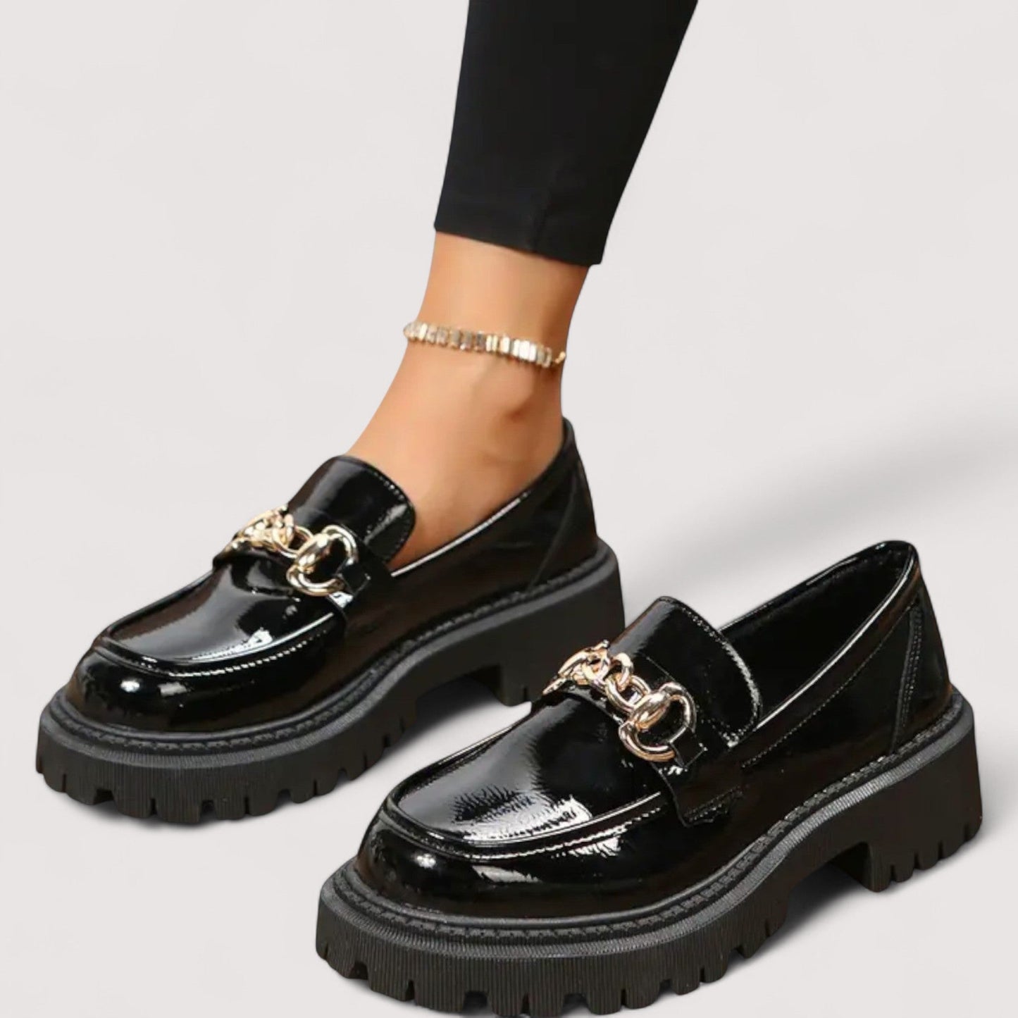 BEATRICE. Sandals