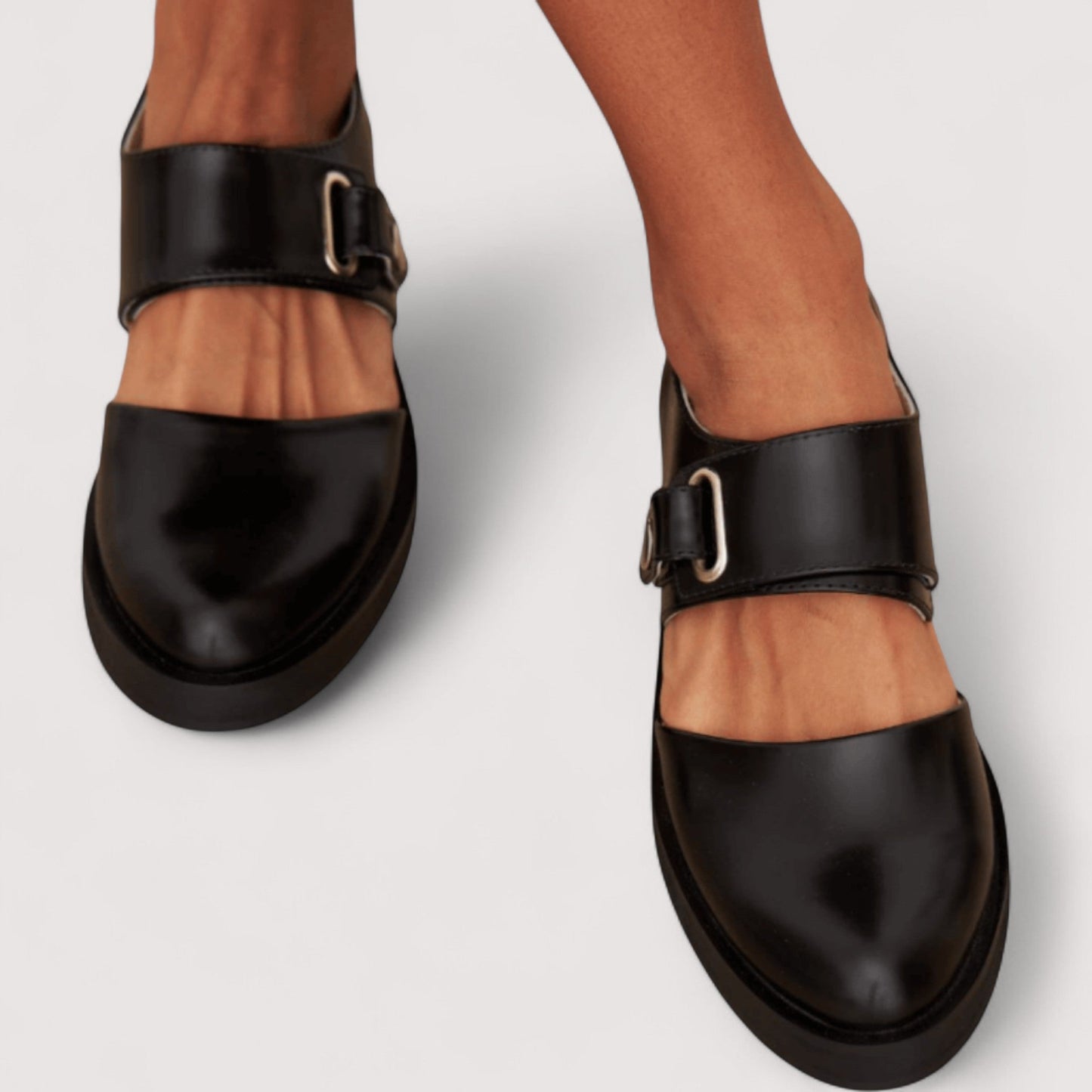 SOFIA. Sandals