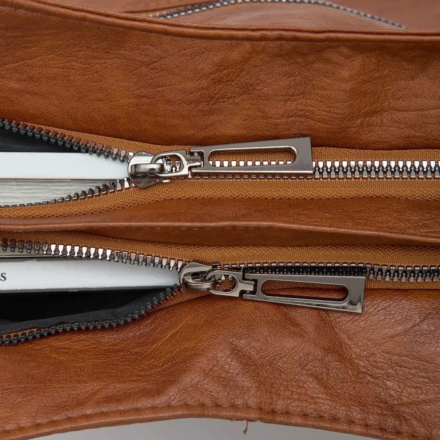 LEENA. Bag
