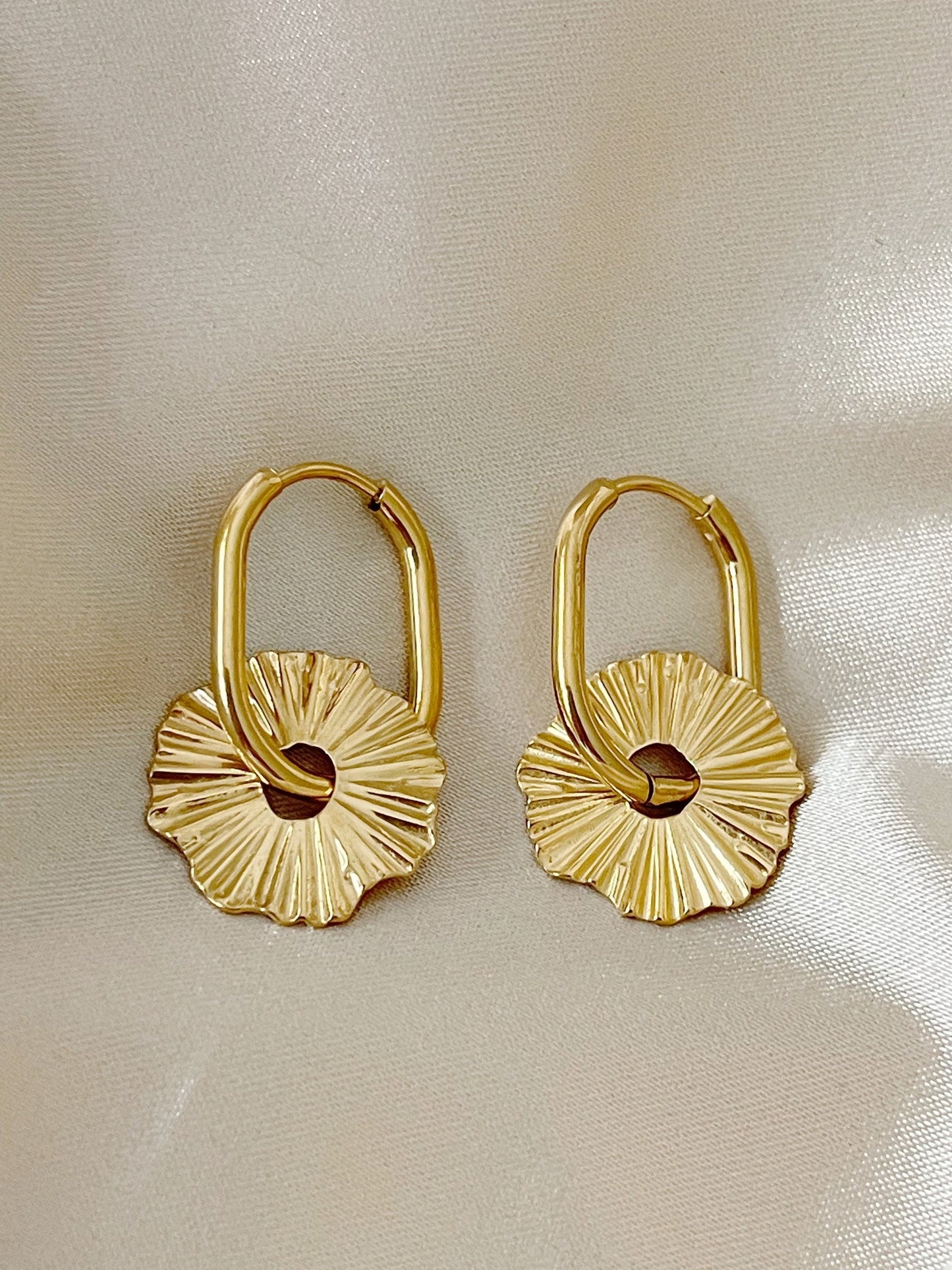 AAVA. Earring